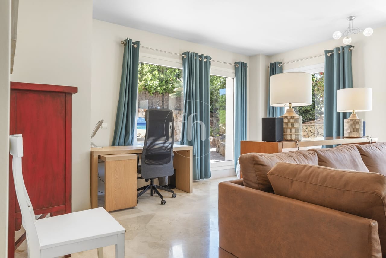 Immaculate villa for sale in La Paloma de Manilva with breathtaking sea views - Image 31