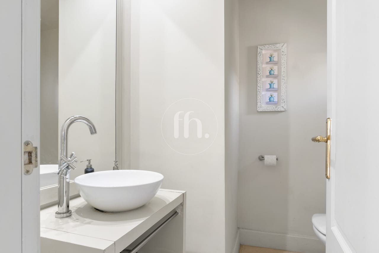 Immaculate villa for sale in La Paloma de Manilva with breathtaking sea views - Image 33