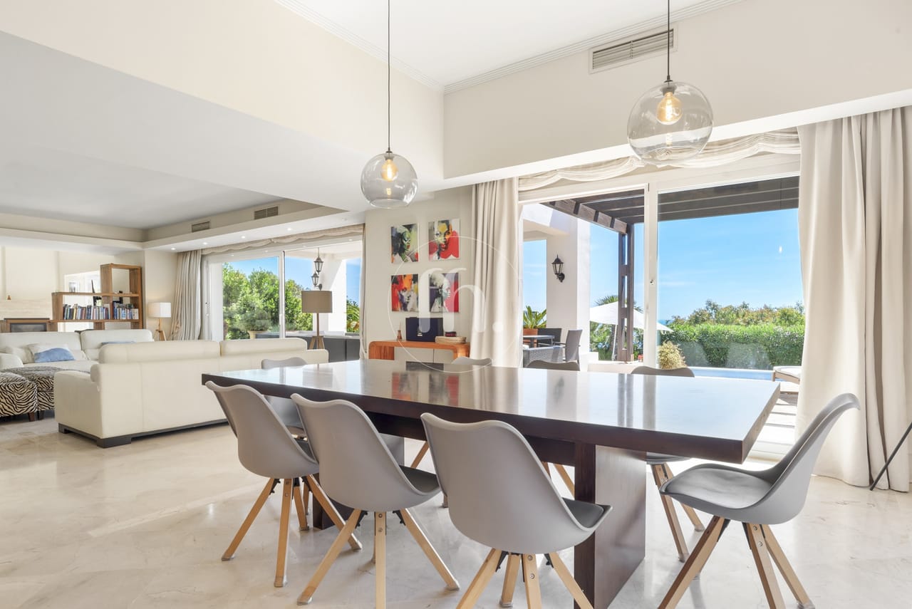 Immaculate villa for sale in La Paloma de Manilva with breathtaking sea views - Image 34