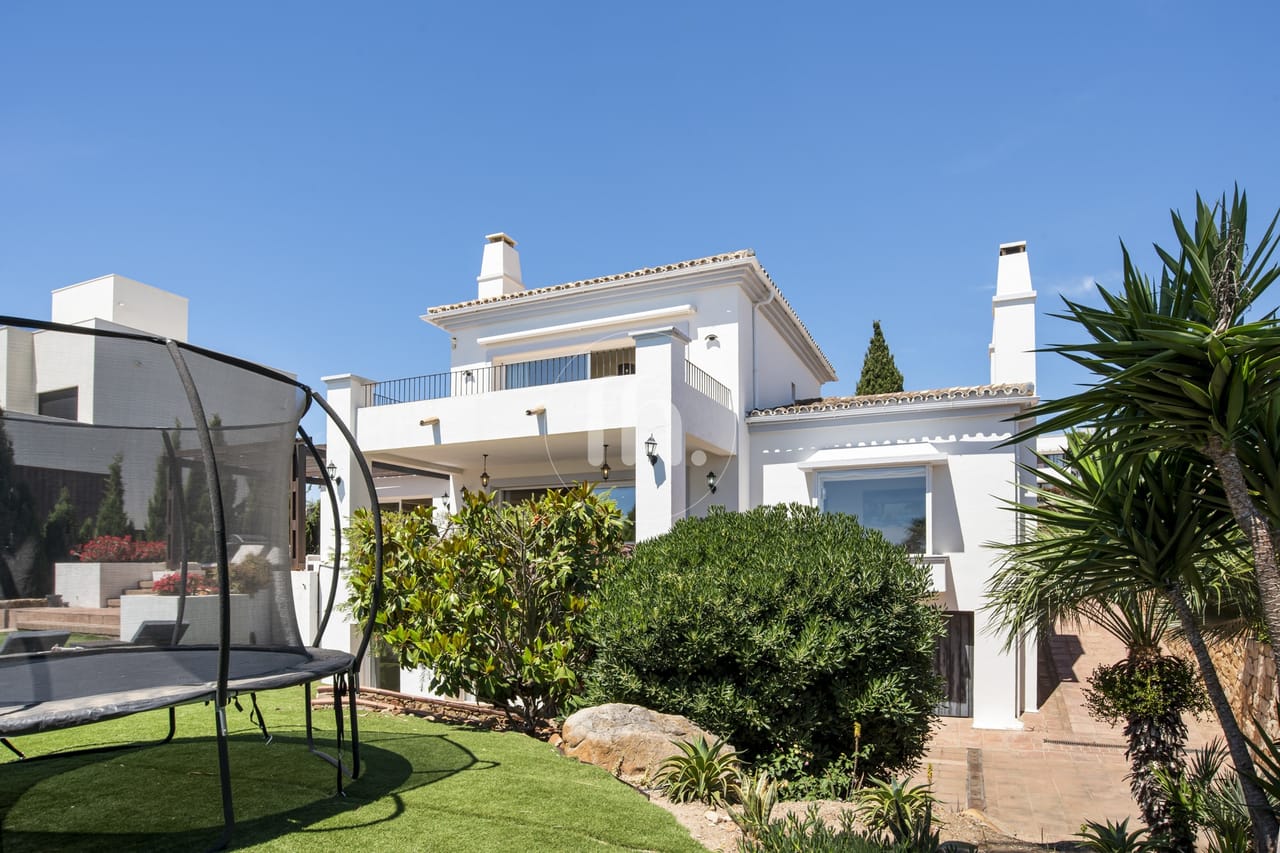 Immaculate villa for sale in La Paloma de Manilva with breathtaking sea views - Image 41
