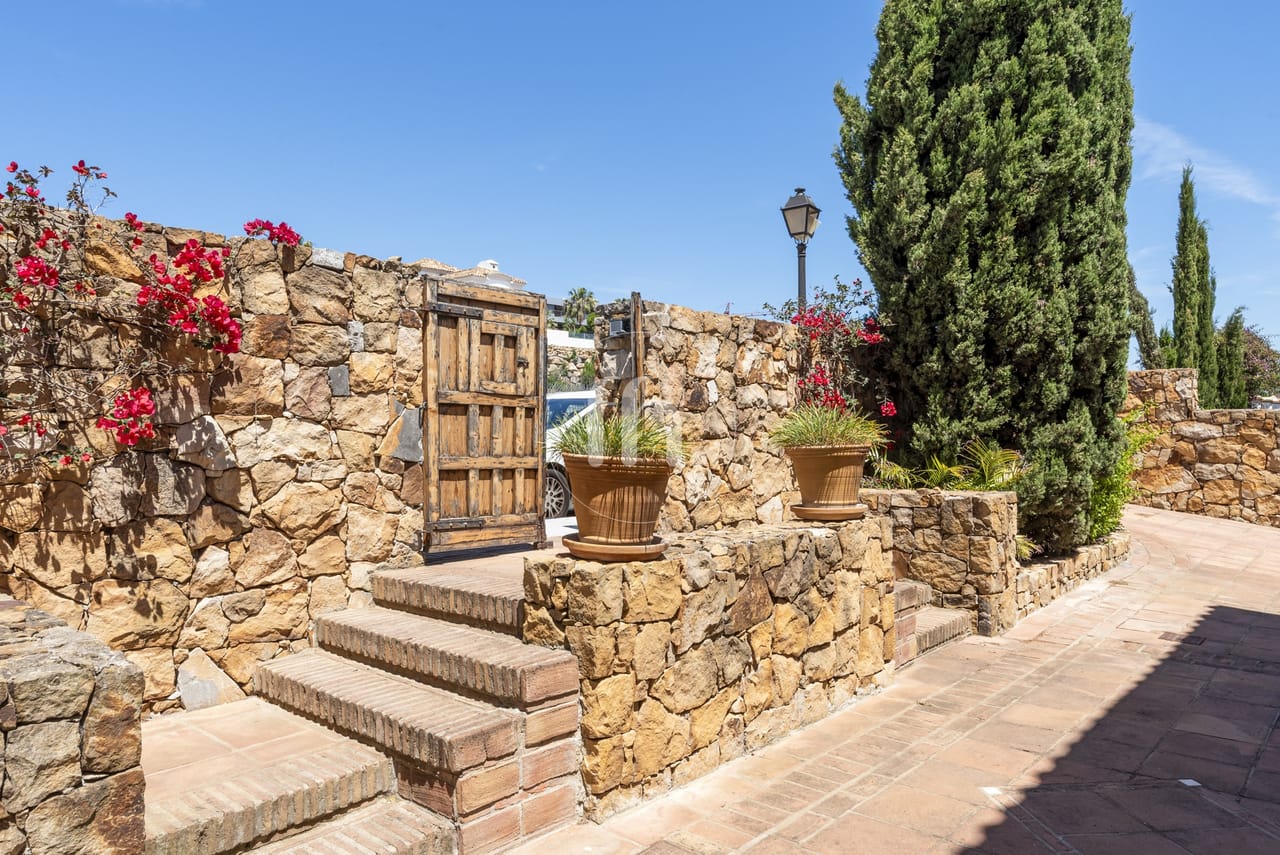 Immaculate villa for sale in La Paloma de Manilva with breathtaking sea views - Image 44