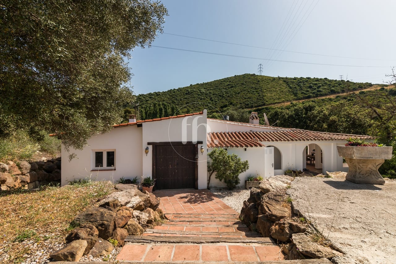 Beautiful finca for sale between Manilva and Casares - Image 13
