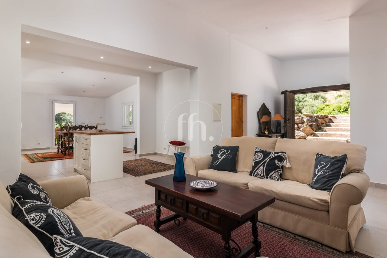 Beautiful finca for sale between Manilva and Casares — alternate view