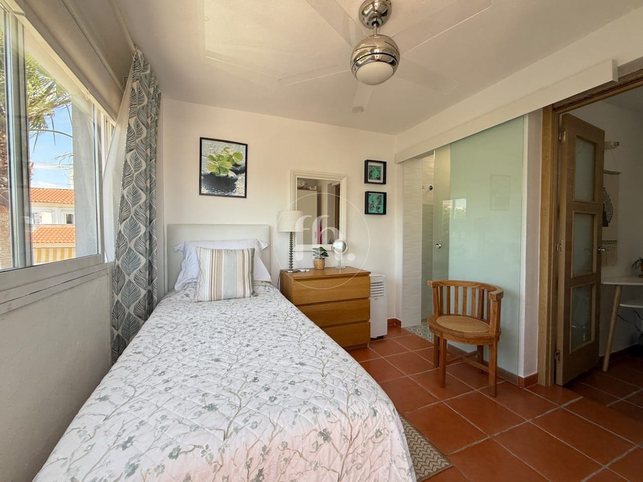 Beautifully Renovated Duplex Penthouse in the Heart of Sabinillas - Image 15