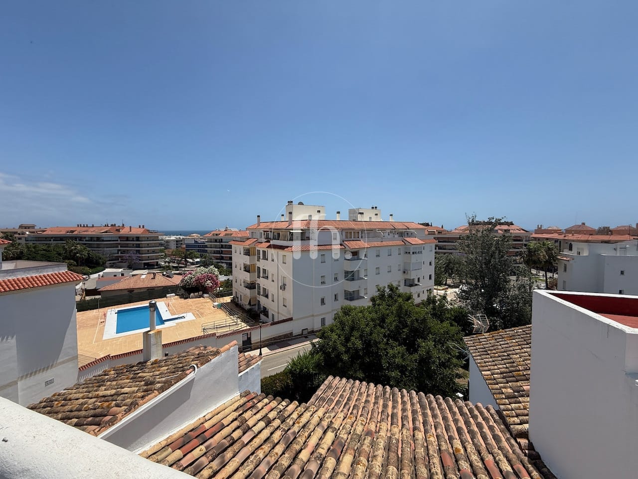 Beautifully Renovated Duplex Penthouse in the Heart of Sabinillas - Image 19
