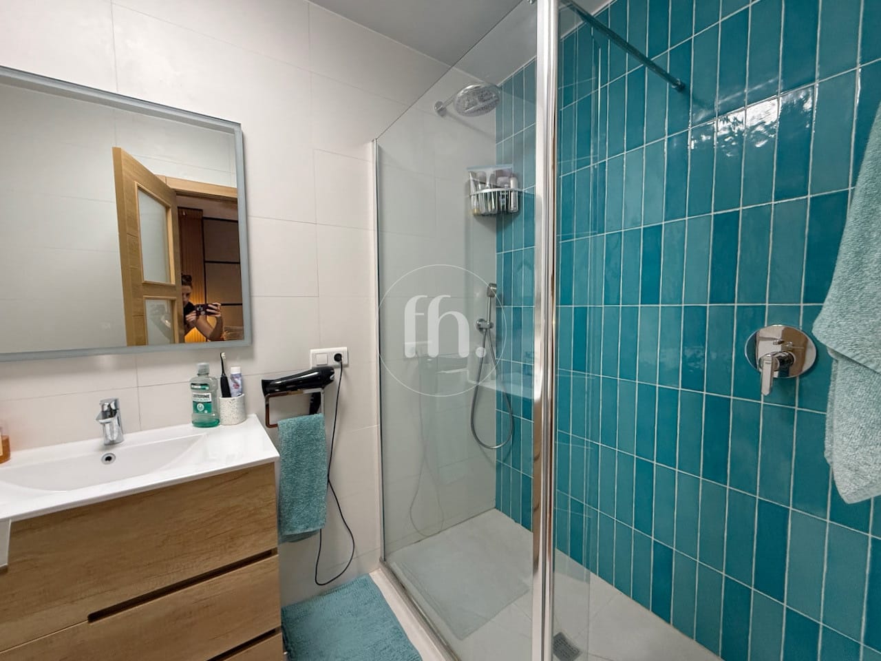 Beautifully Renovated Duplex Penthouse in the Heart of Sabinillas - Image 25