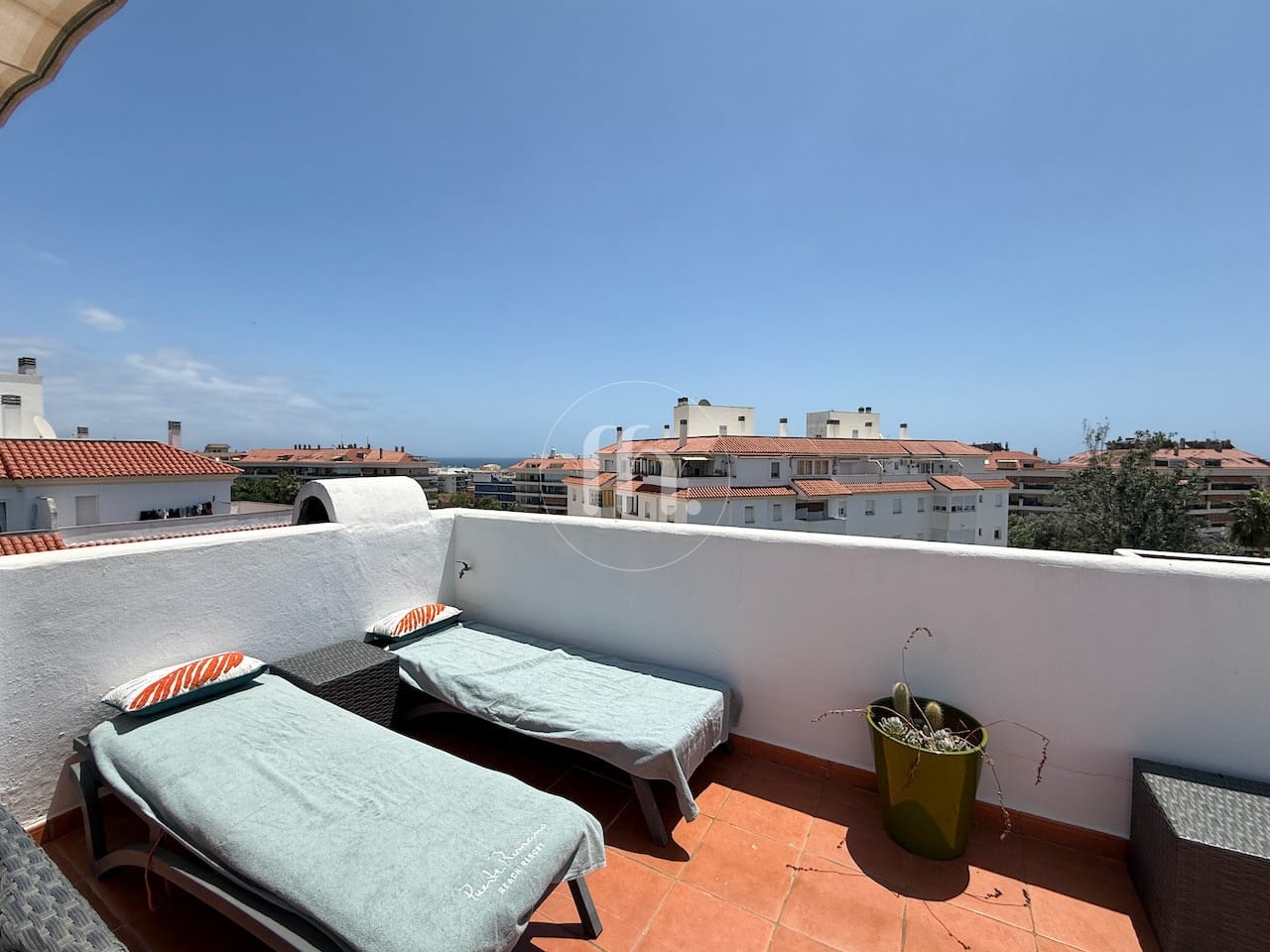 Beautifully Renovated Duplex Penthouse in the Heart of Sabinillas - Image 26