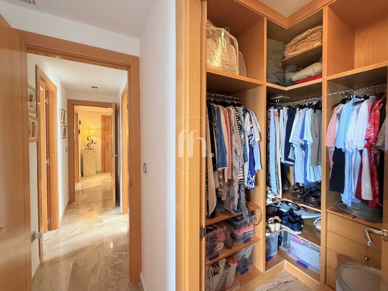 Amplio apartamento de dos dormitorios cerca de Doña Julia Golf y de la playa - Image 14