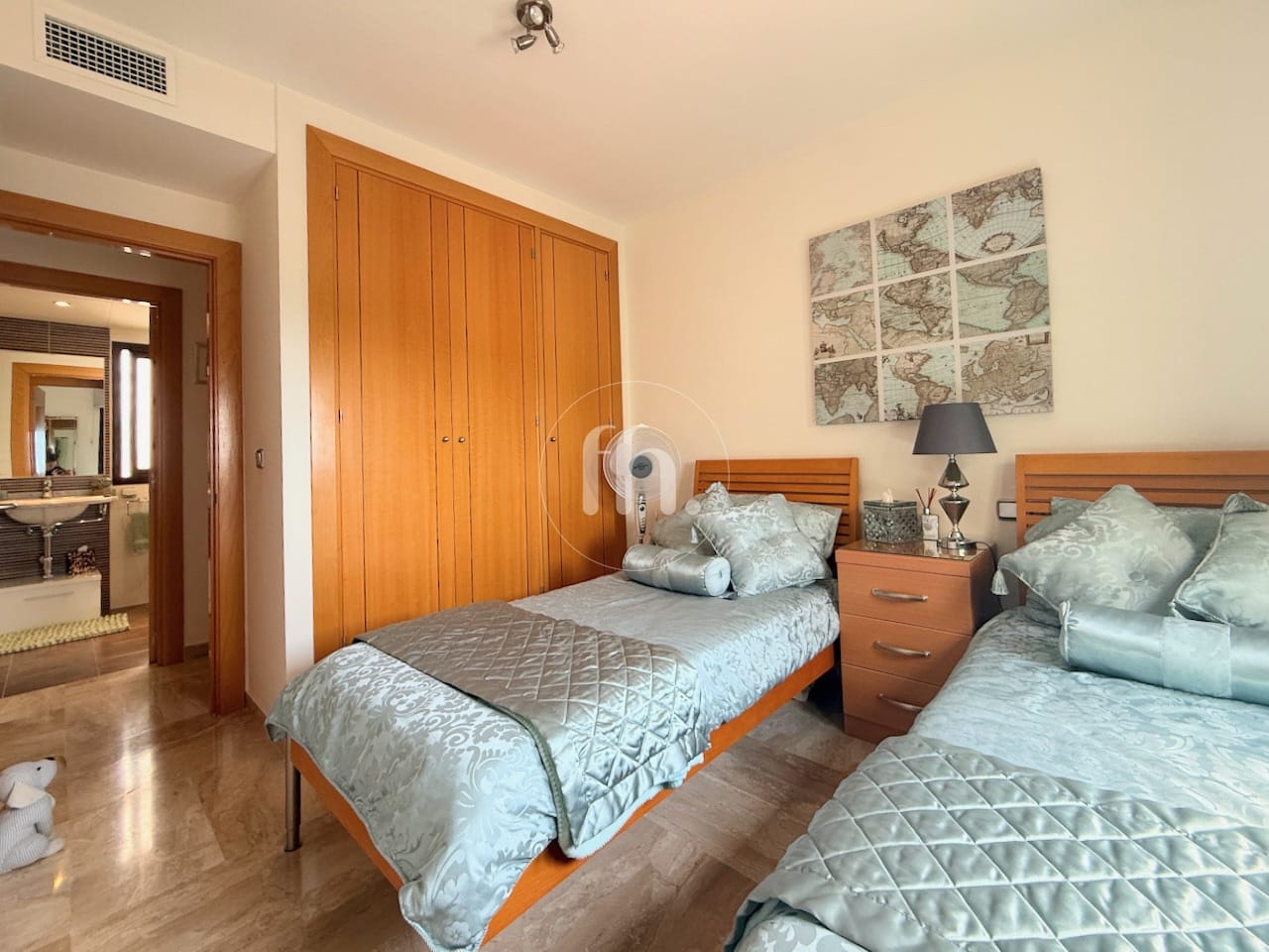 Amplio apartamento de dos dormitorios cerca de Doña Julia Golf y de la playa - Image 16