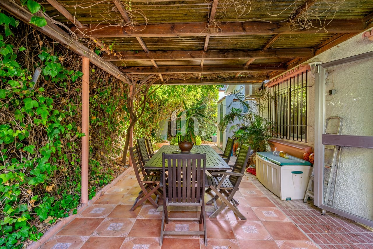 Charming Detached Villa only 400 metres from the beach! - Image 3