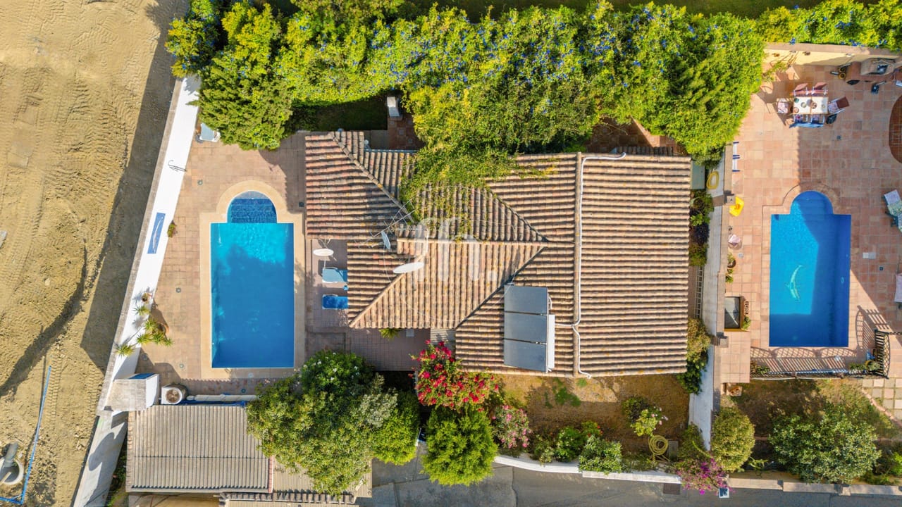 Charming Detached Villa only 400 metres from the beach! - Image 5