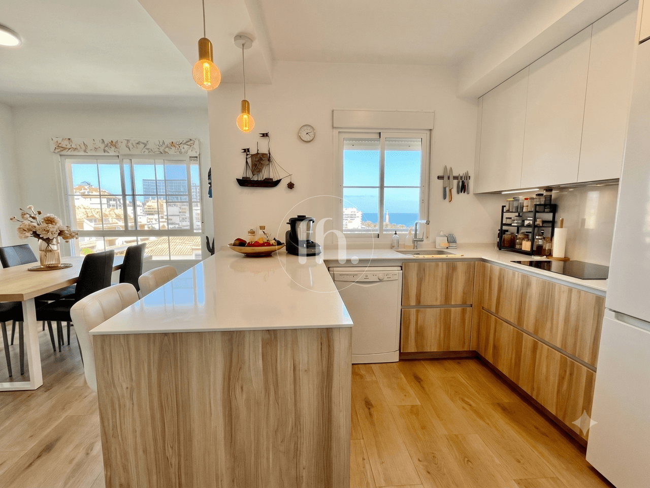 Fantastic three bedroom apartment with stunning marina and sea views next to Estepona Port - Image 6