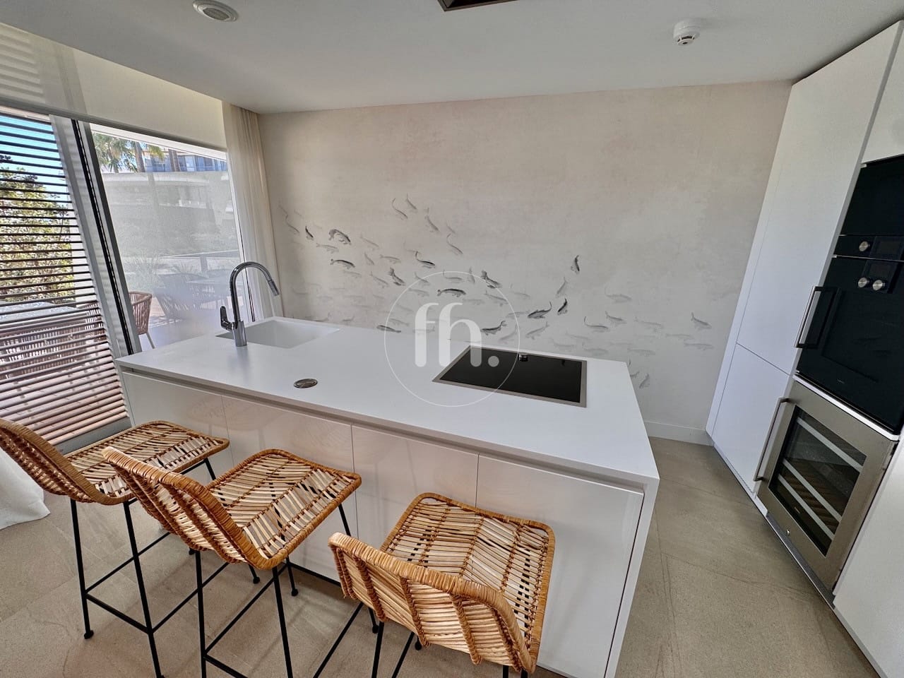 Impresionante apartamento de 2 dormitorios en primera línea de playa en The Edge, Estepona! - Image 5