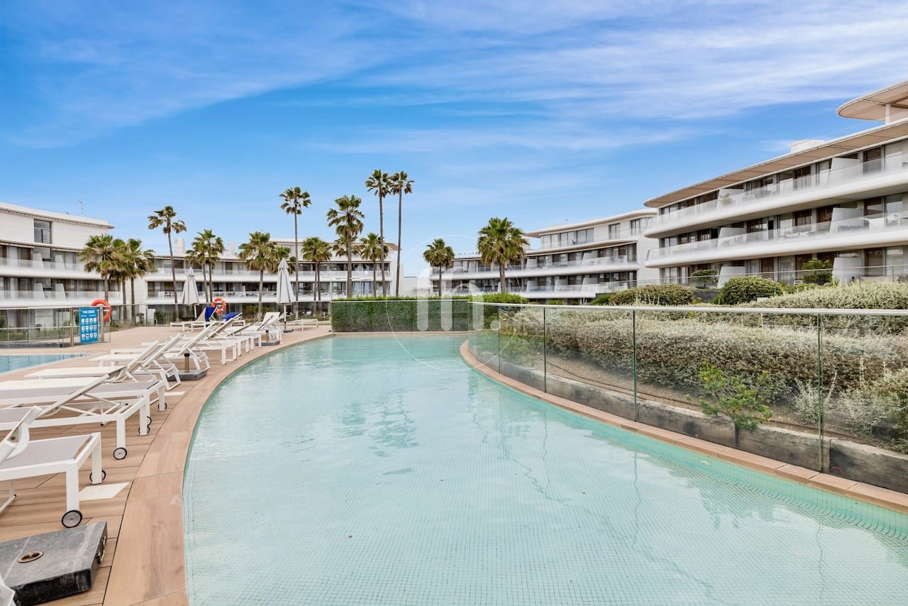 Impresionante apartamento de 2 dormitorios en primera línea de playa en The Edge, Estepona! - Image 4