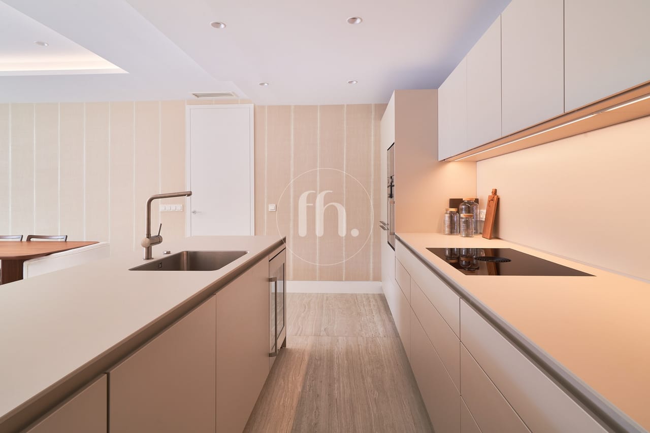 Luxurious two bedroom apartment in The Sapphire residence, West Estepona - Image 11