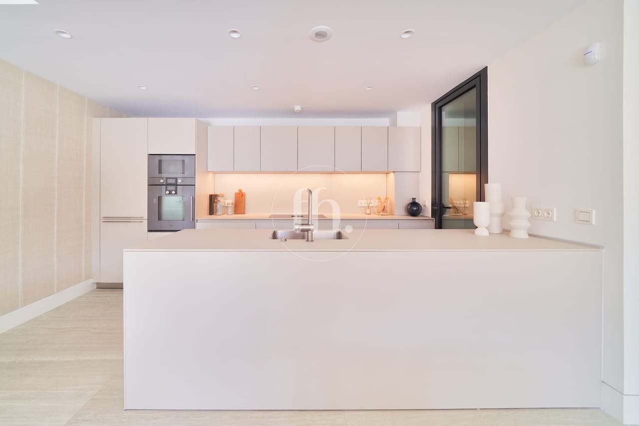Luxurious two bedroom apartment in The Sapphire residence, West Estepona - Image 12