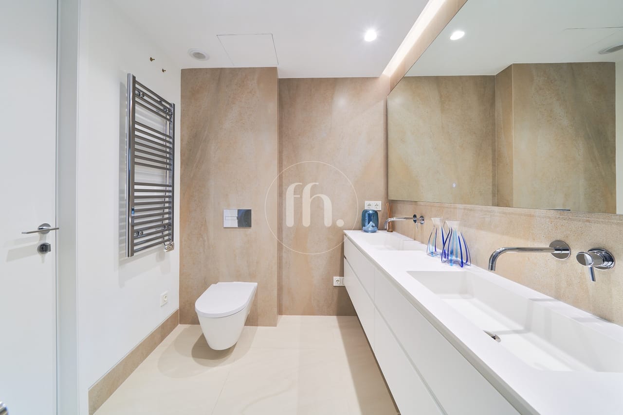 Luxurious two bedroom apartment in The Sapphire residence, West Estepona - Image 15