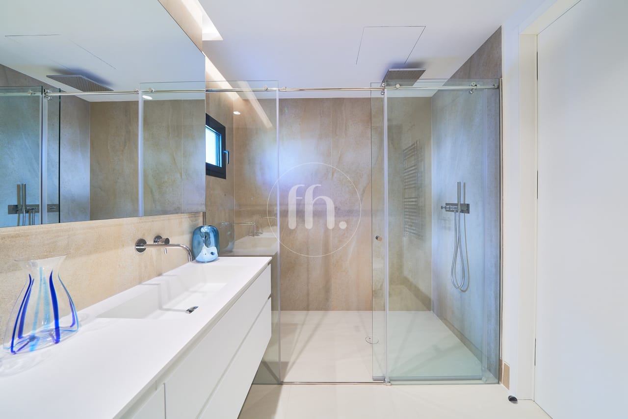 Luxurious two bedroom apartment in The Sapphire residence, West Estepona - Image 16