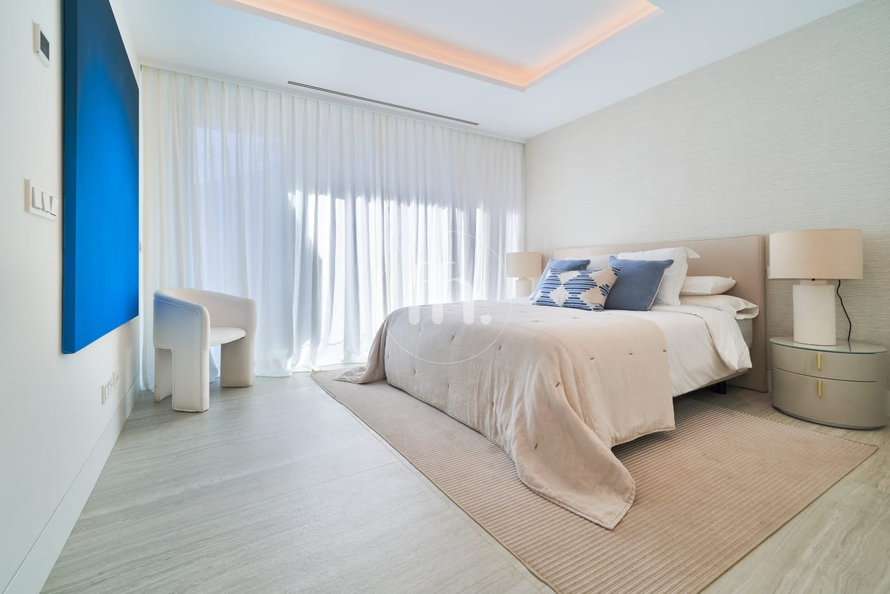 Luxurious two bedroom apartment in The Sapphire residence, West Estepona - Image 4