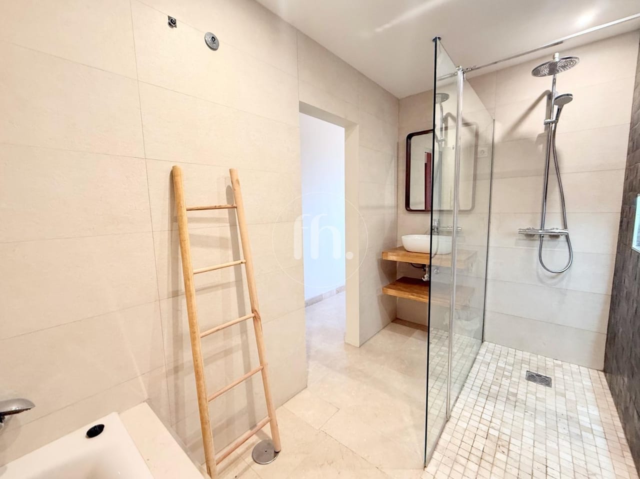 Spacious townhouse for sale in Villas de Santa Maria, Azata Golf, Estepona - Image 25