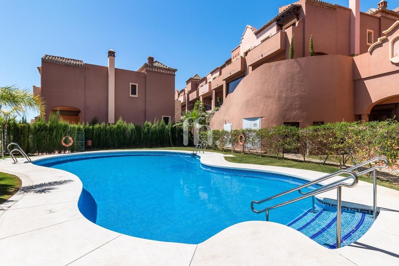 Spacious townhouse for sale in Villas de Santa Maria, Azata Golf, Estepona - Image 3