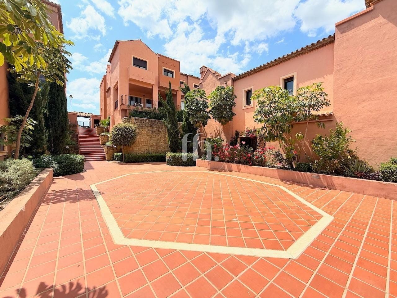 Spacious townhouse for sale in Villas de Santa Maria, Azata Golf, Estepona - Image 30