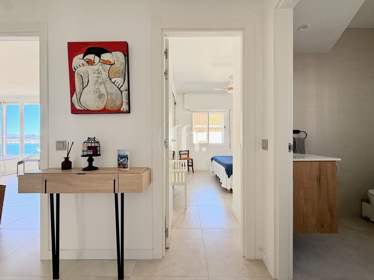 Impresionante Apartamento de Tres Dormitorios en Primera Línea de Playa en Marina Bay, Estepona - Image 16