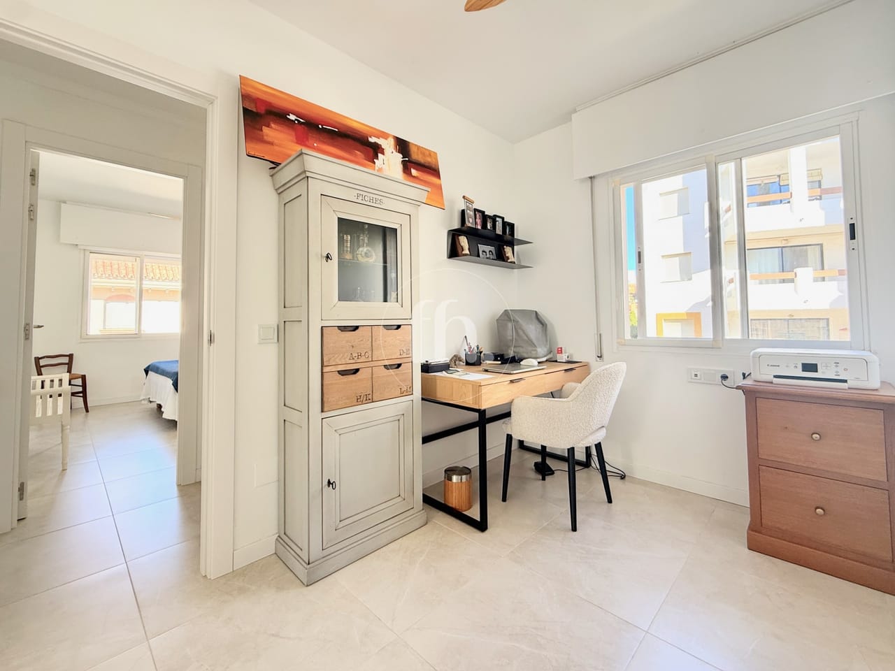 Impresionante Apartamento de Tres Dormitorios en Primera Línea de Playa en Marina Bay, Estepona - Image 20