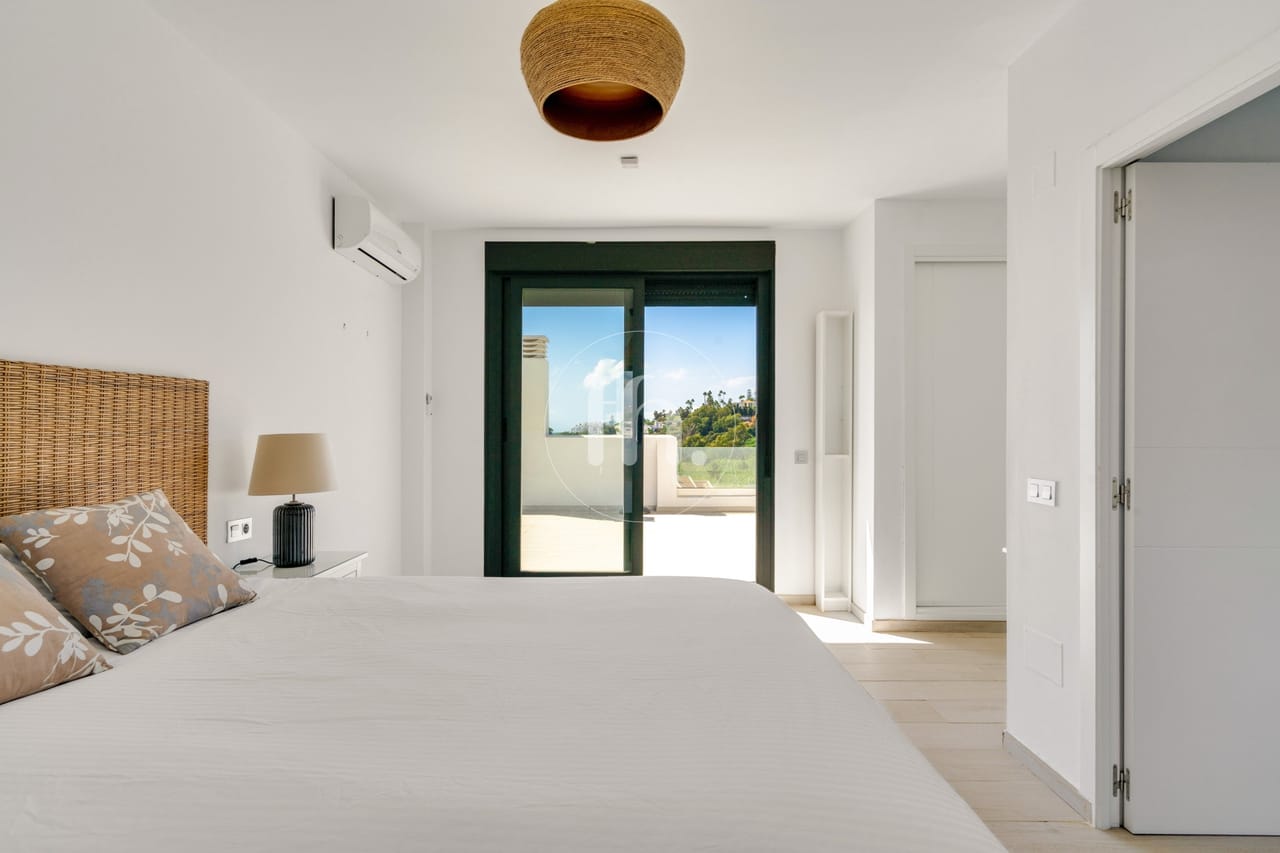Immaculate duplex penthouse for sale in Arroyo Vaquero, Estepona - Image 27