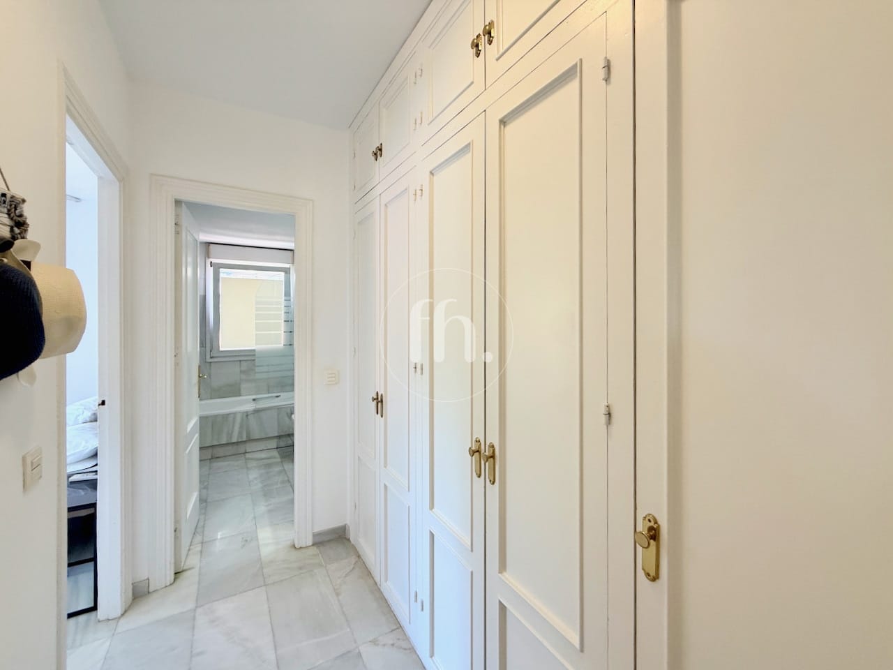 South facing apartment for sale in Estepona port with 20m2 terrace and short term rental license! - Image 18