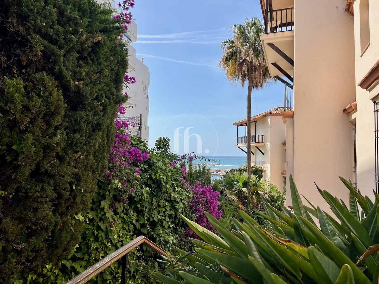 South facing apartment for sale in Estepona port with 20m2 terrace and short term rental license! - Image 21
