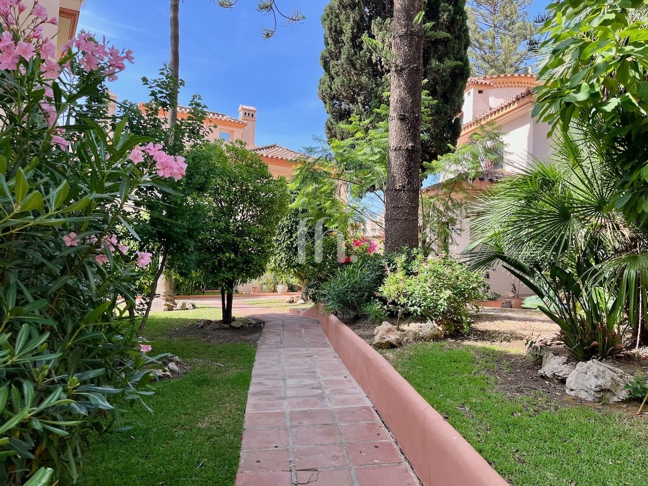 South facing apartment for sale in Estepona port with 20m2 terrace and short term rental license! - Image 23