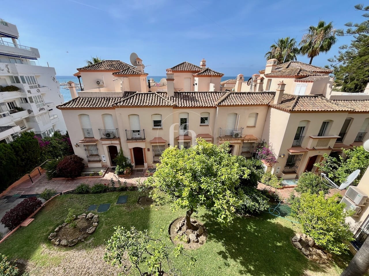 South facing apartment for sale in Estepona port with 20m2 terrace and short term rental license! - Image 27