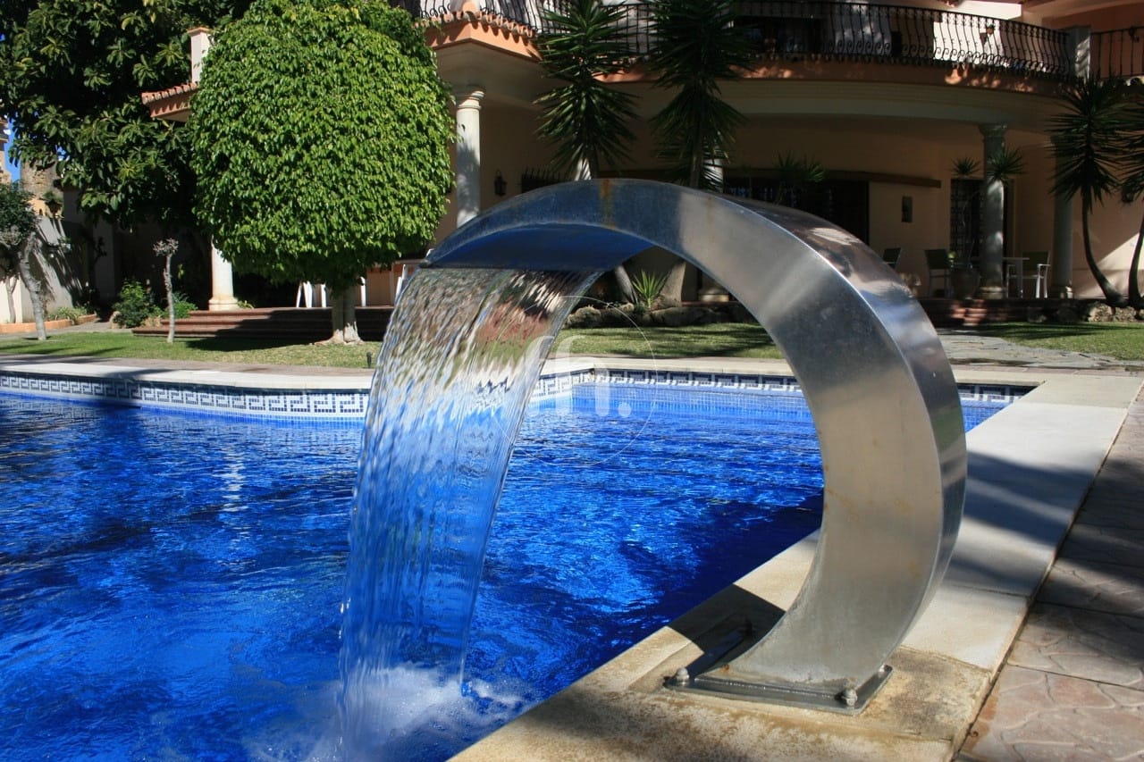 South facing apartment for sale in Estepona port with 20m2 terrace and short term rental license! - Image 5