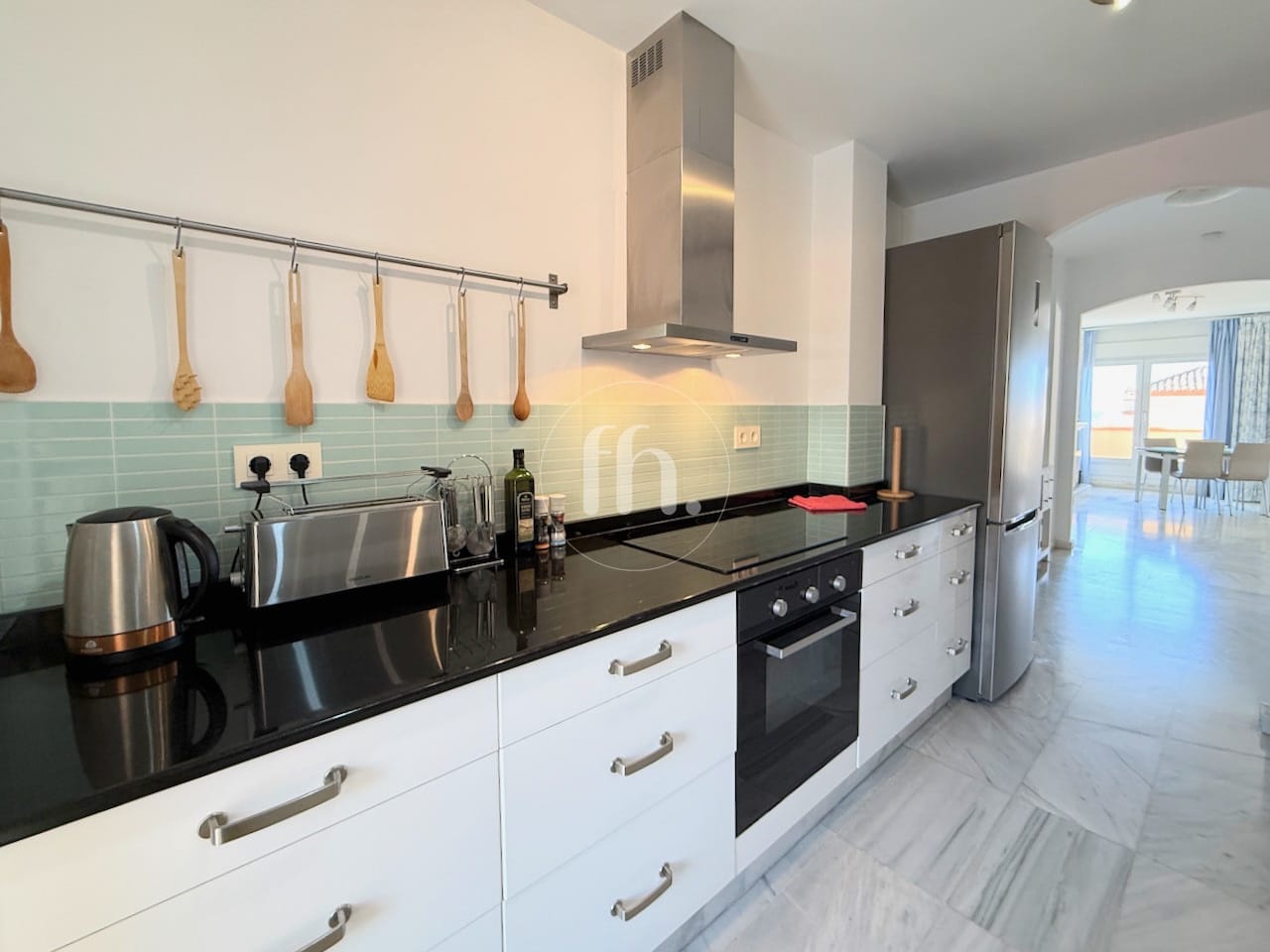 South facing apartment for sale in Estepona port with 20m2 terrace and short term rental license! - Image 7