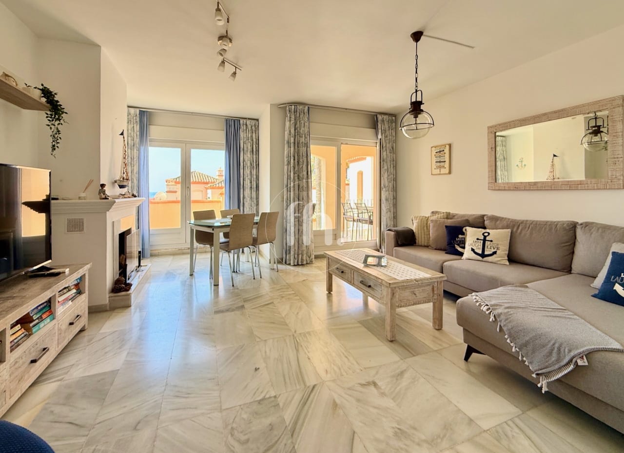 South facing apartment for sale in Estepona port with 20m2 terrace and short term rental license! - Image 8