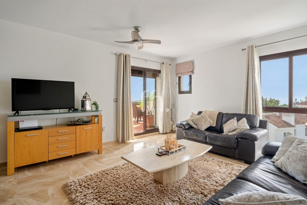 Amplio apartamento de dos dormitorios cerca de Doña Julia Golf y de la playa - Image 11
