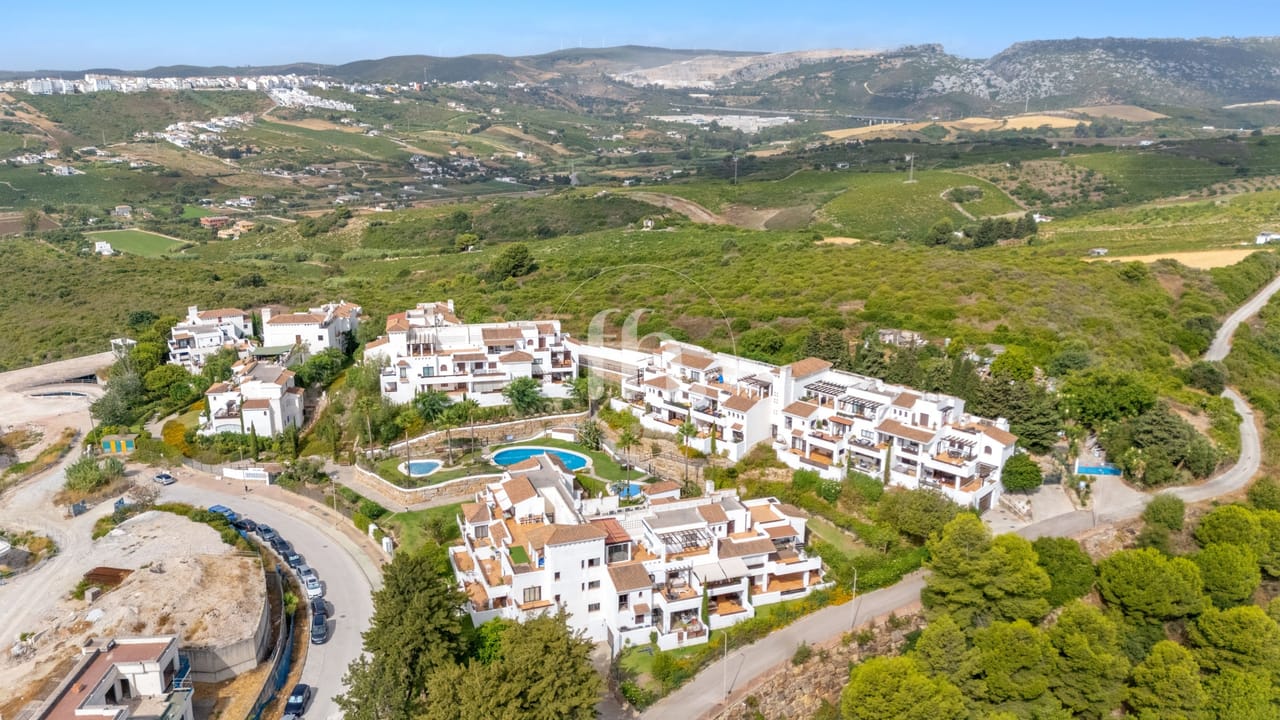 Amplio apartamento de dos dormitorios cerca de Doña Julia Golf y de la playa - Image 31
