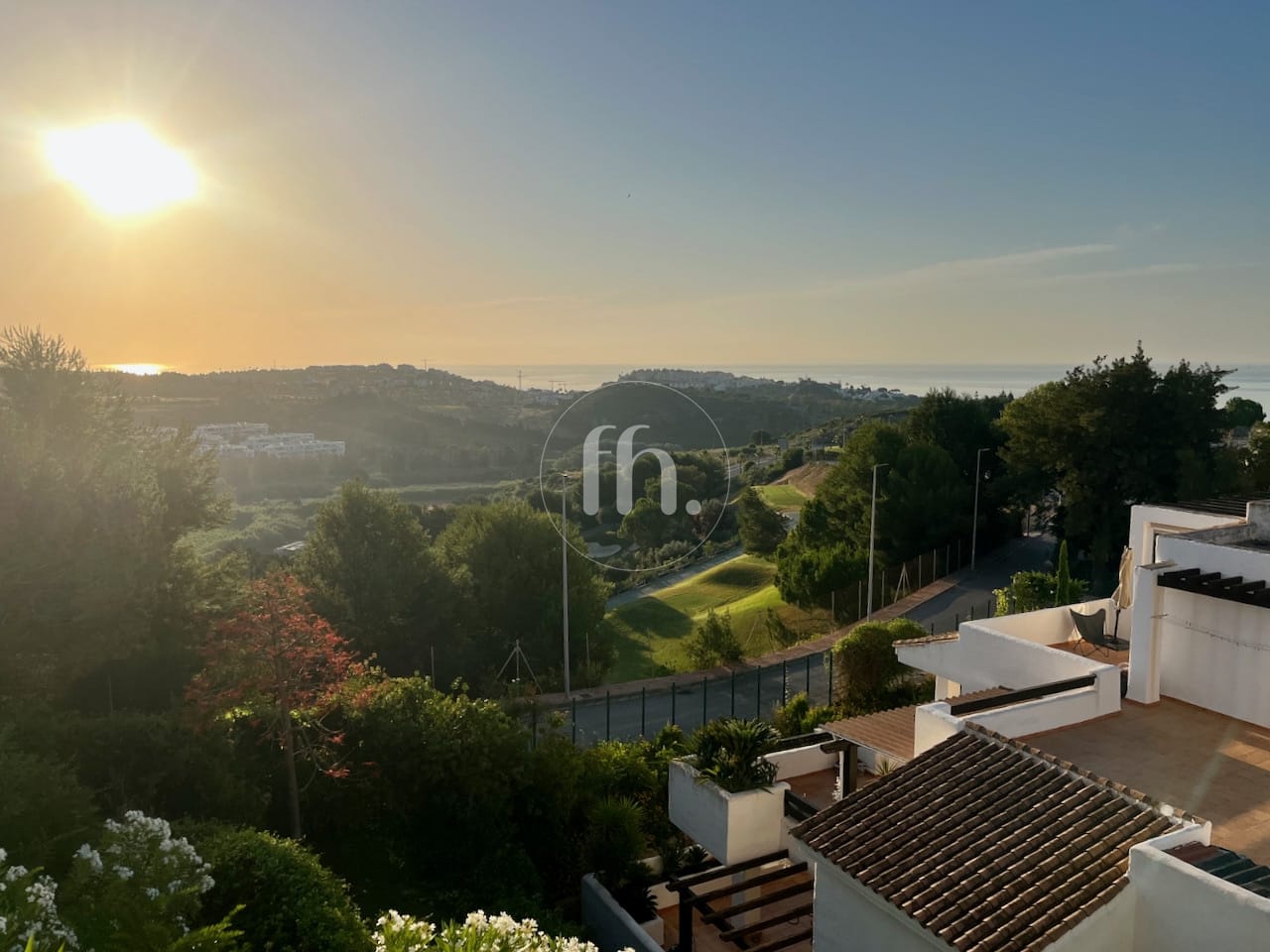 Amplio apartamento de dos dormitorios cerca de Doña Julia Golf y de la playa - Image 33
