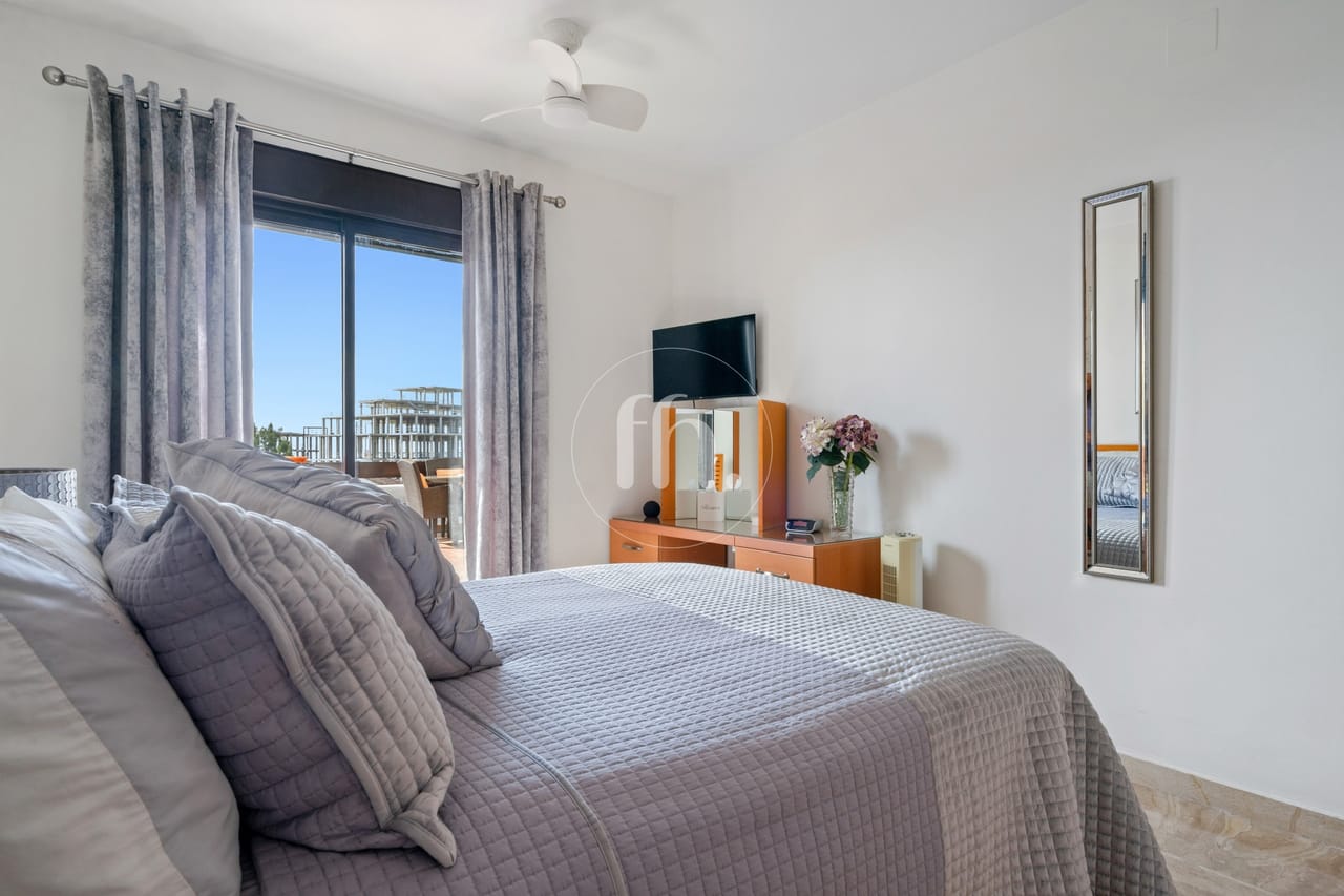 Amplio apartamento de dos dormitorios cerca de Doña Julia Golf y de la playa - Image 16