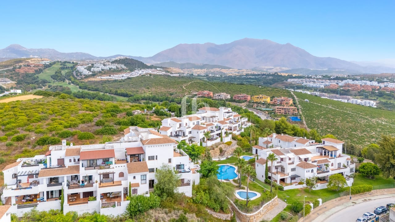 Amplio apartamento de dos dormitorios cerca de Doña Julia Golf y de la playa - Image 14