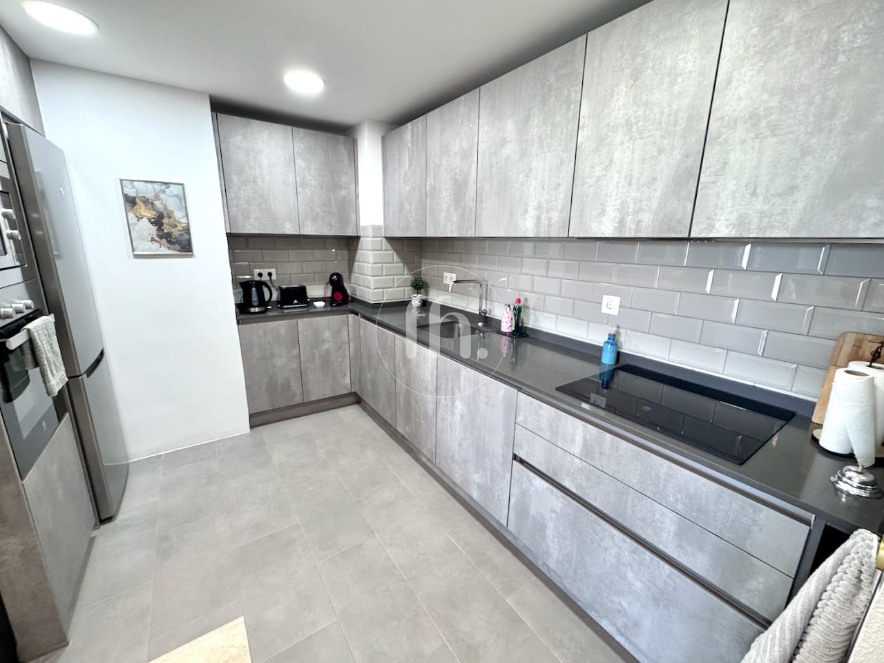 Fantastico apartamento de un dormitorio frente al puerto de Estepona con vistas al mar - Imagen 3