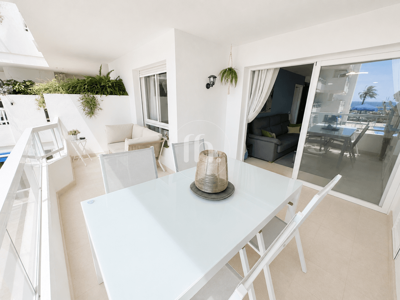 Fantastico apartamento de un dormitorio frente al puerto de Estepona con vistas al mar - Imagen 4