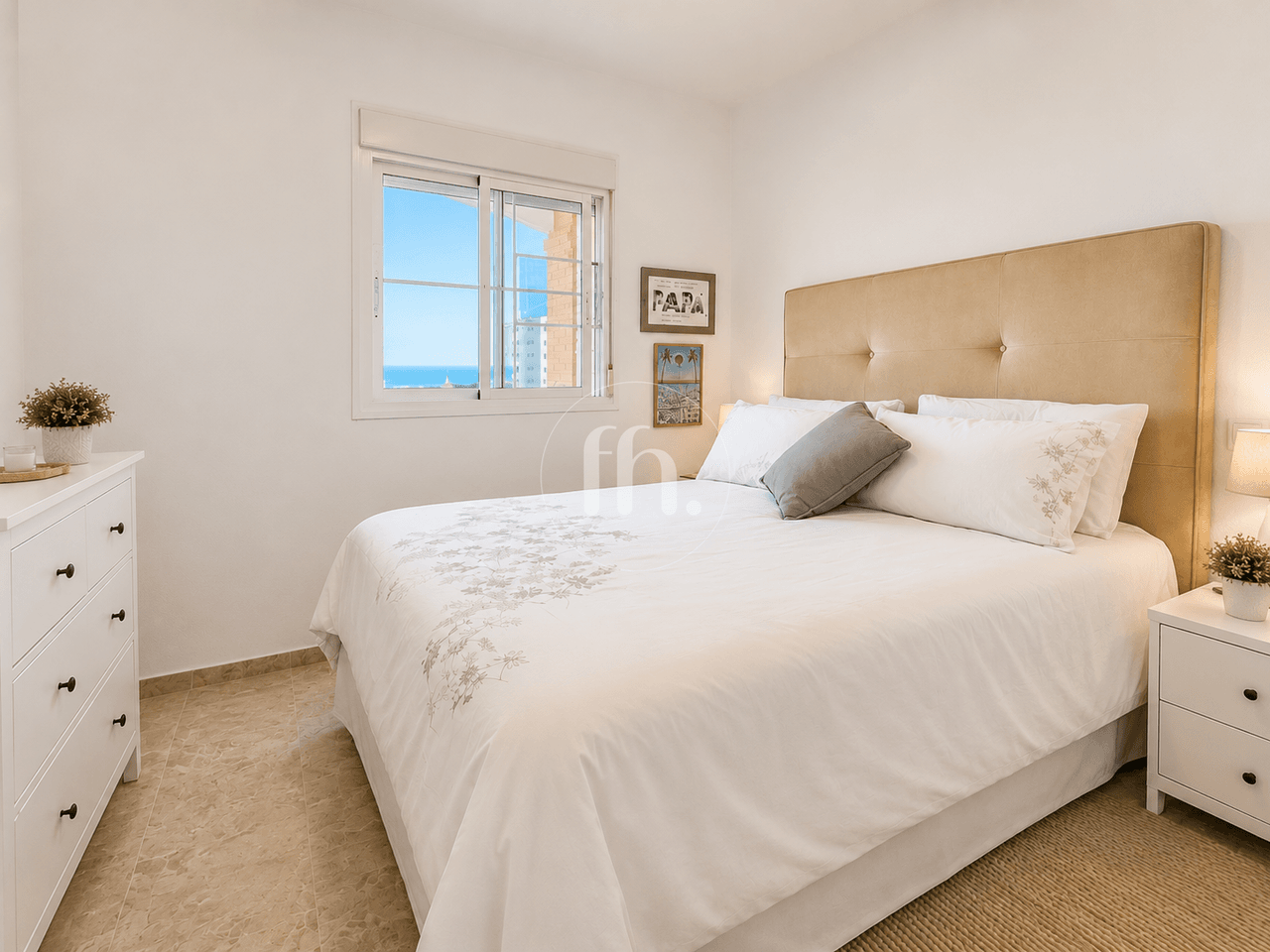 Fantastic three bedroom apartment with stunning marina and sea views next to Estepona Port - Image 8