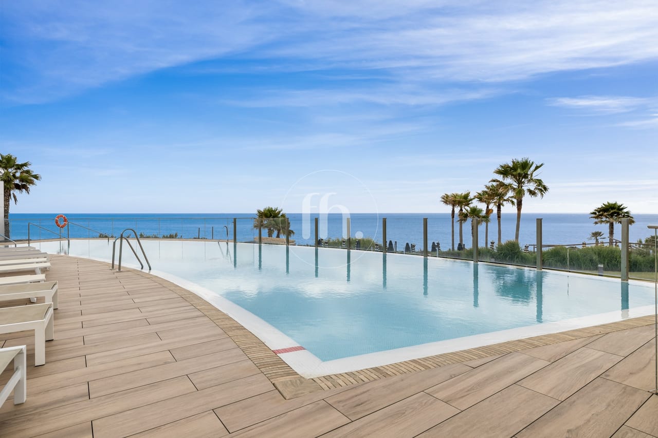 A stunning 2-bedroom frontline beach apartment in The Edge, Estepona. - Image 8