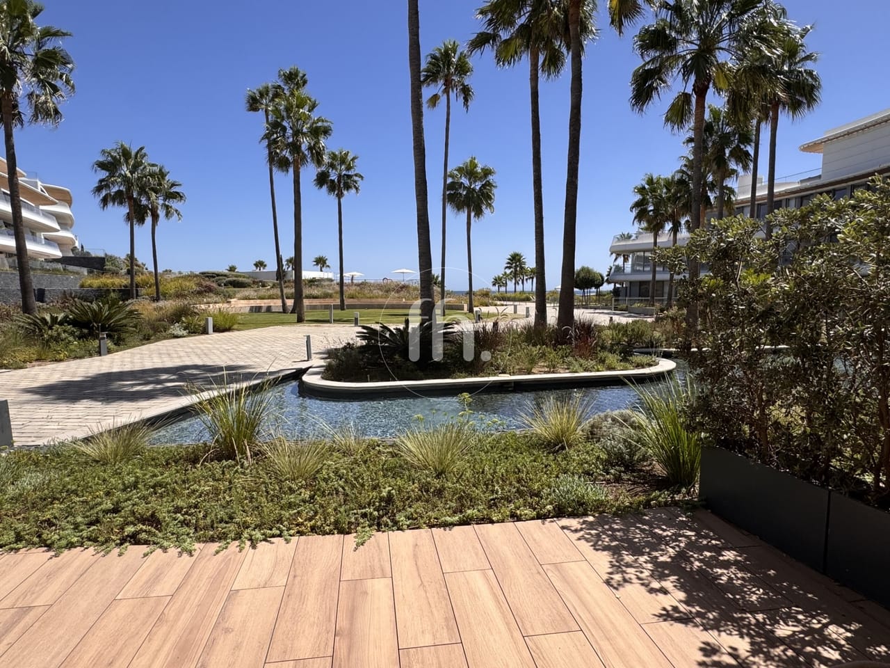 A stunning 2-bedroom frontline beach apartment in The Edge, Estepona. - Image 17