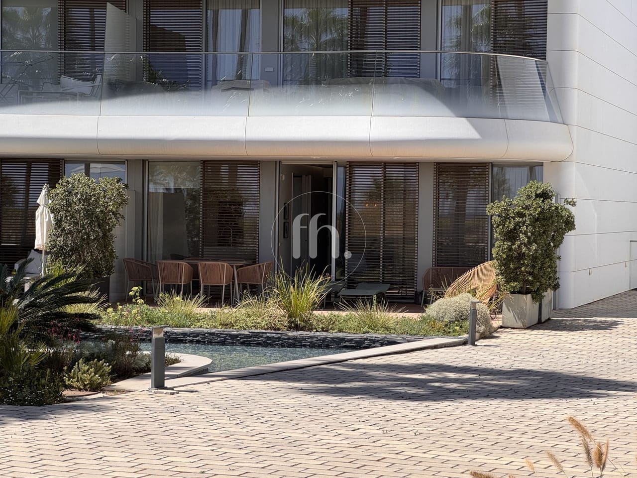A stunning 2-bedroom frontline beach apartment in The Edge, Estepona. - Image 18