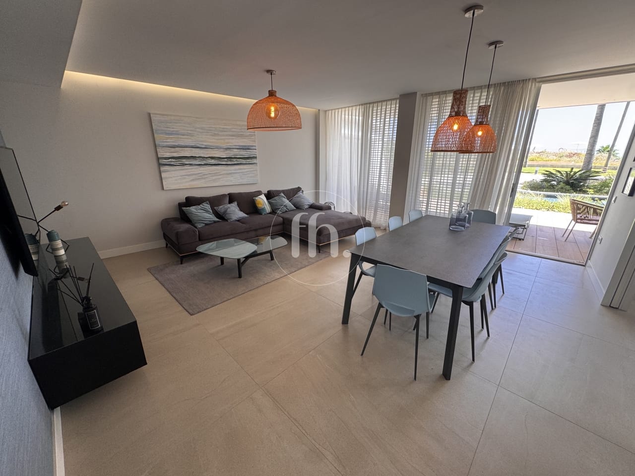 A stunning 2-bedroom frontline beach apartment in The Edge, Estepona. - Image 4