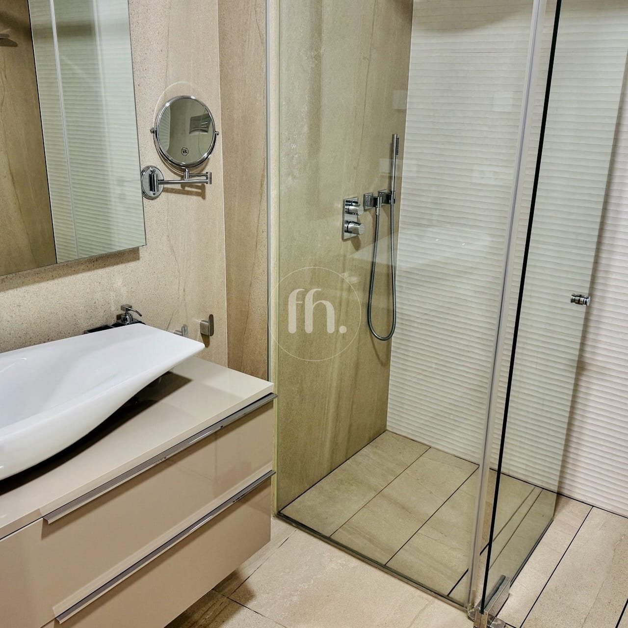 A stunning 2-bedroom frontline beach apartment in The Edge, Estepona. - Image 10