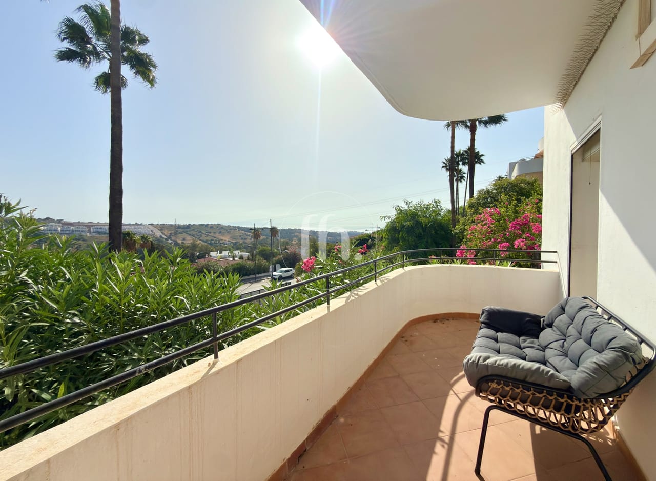 Spacious ground floor apartment with open views in Estepona Golf - Image 5